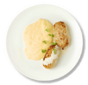 Куриные котлеты с пюре и сырным соусом
